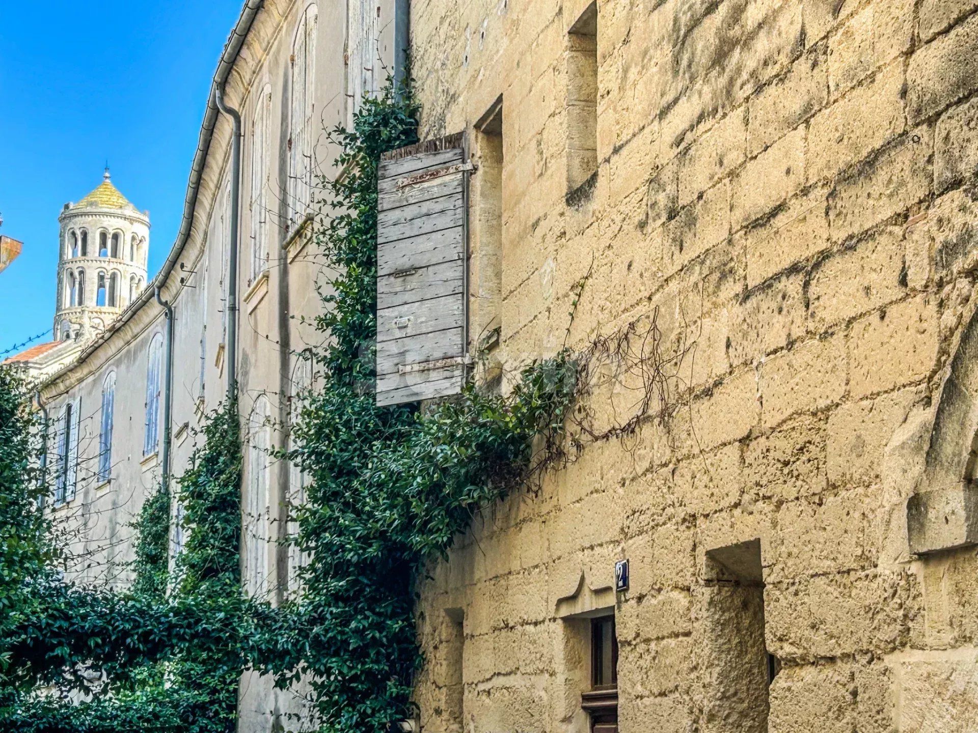locale commerciale in cessione di contratto di locazione su Uzès (30700)