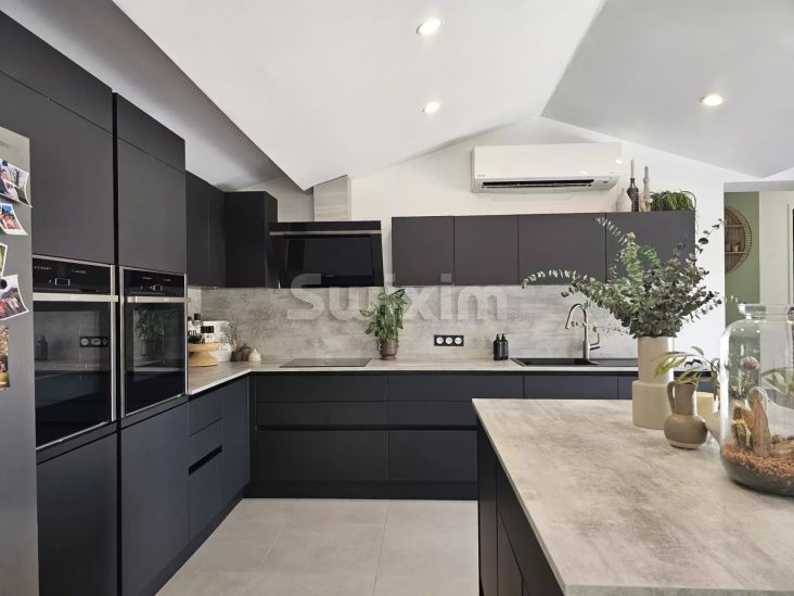 Sale Villa Saint-Hilaire-de-Brethmas 5&nbsp;Rooms 141&nbsp;m²