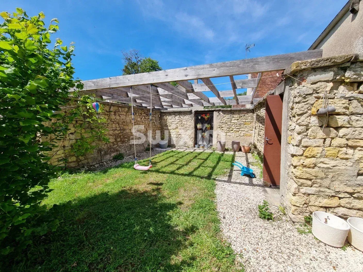 casa 6 Quartos para venda sobre Corvol-l'Orgueilleux (58460)