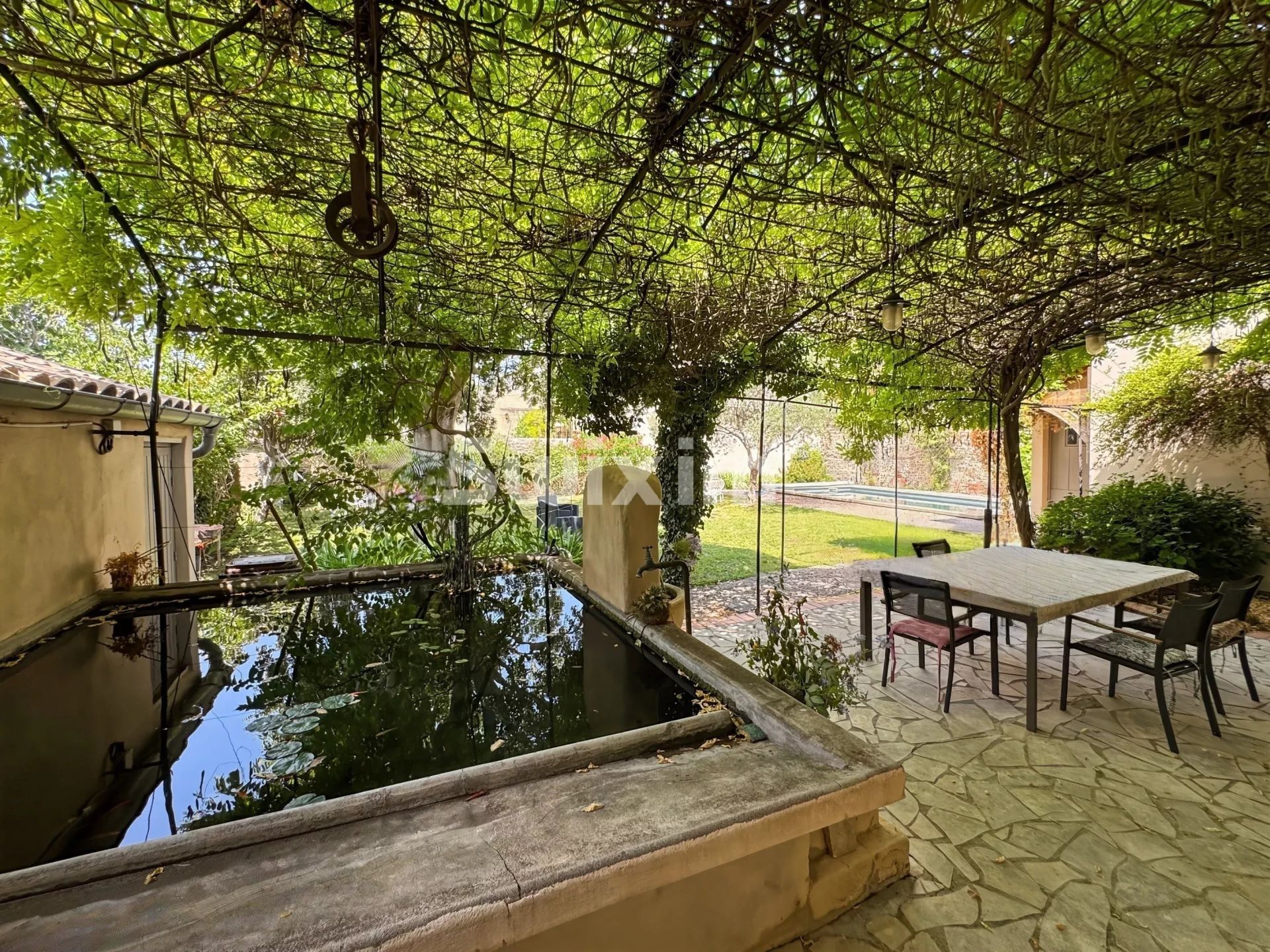 casa 9 Quartos para venda sobre Sainte-Cécile-les-Vignes (84290)