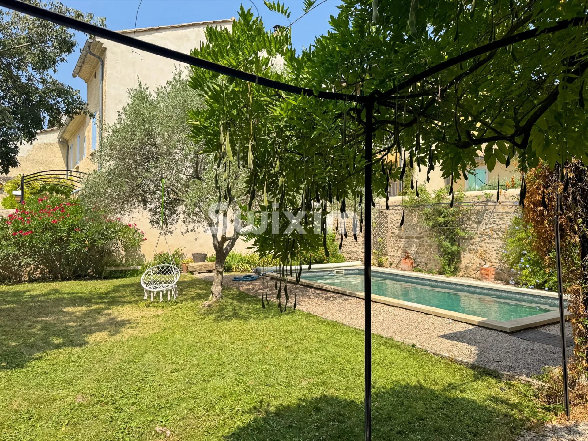 casa 9 Quartos para venda sobre Sainte-Cécile-les-Vignes (84290)