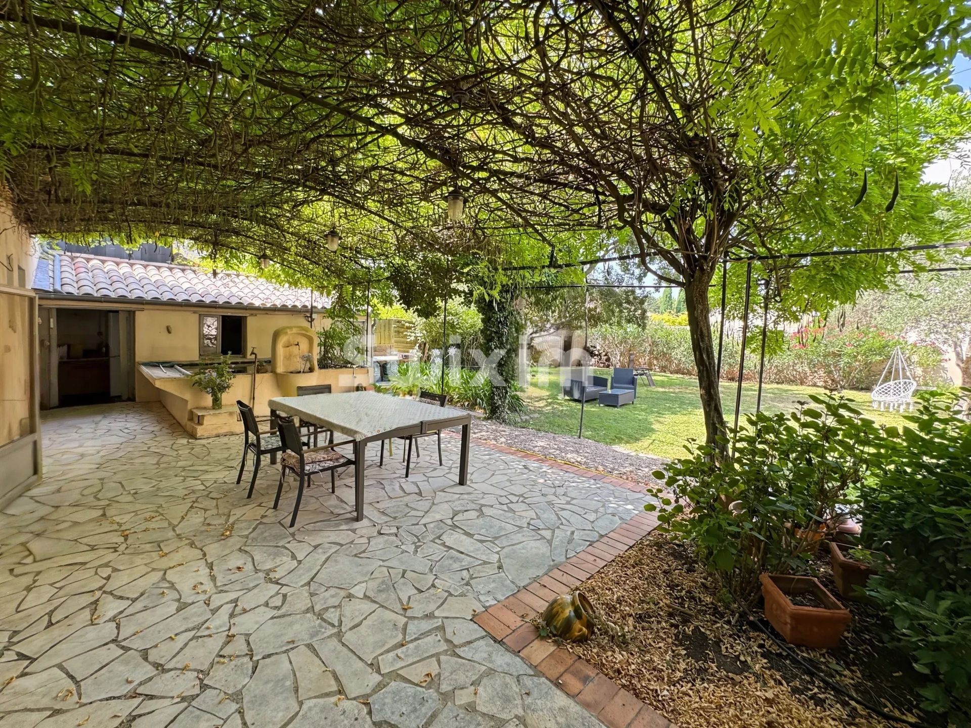 casa 9 Quartos para venda sobre Sainte-Cécile-les-Vignes (84290)