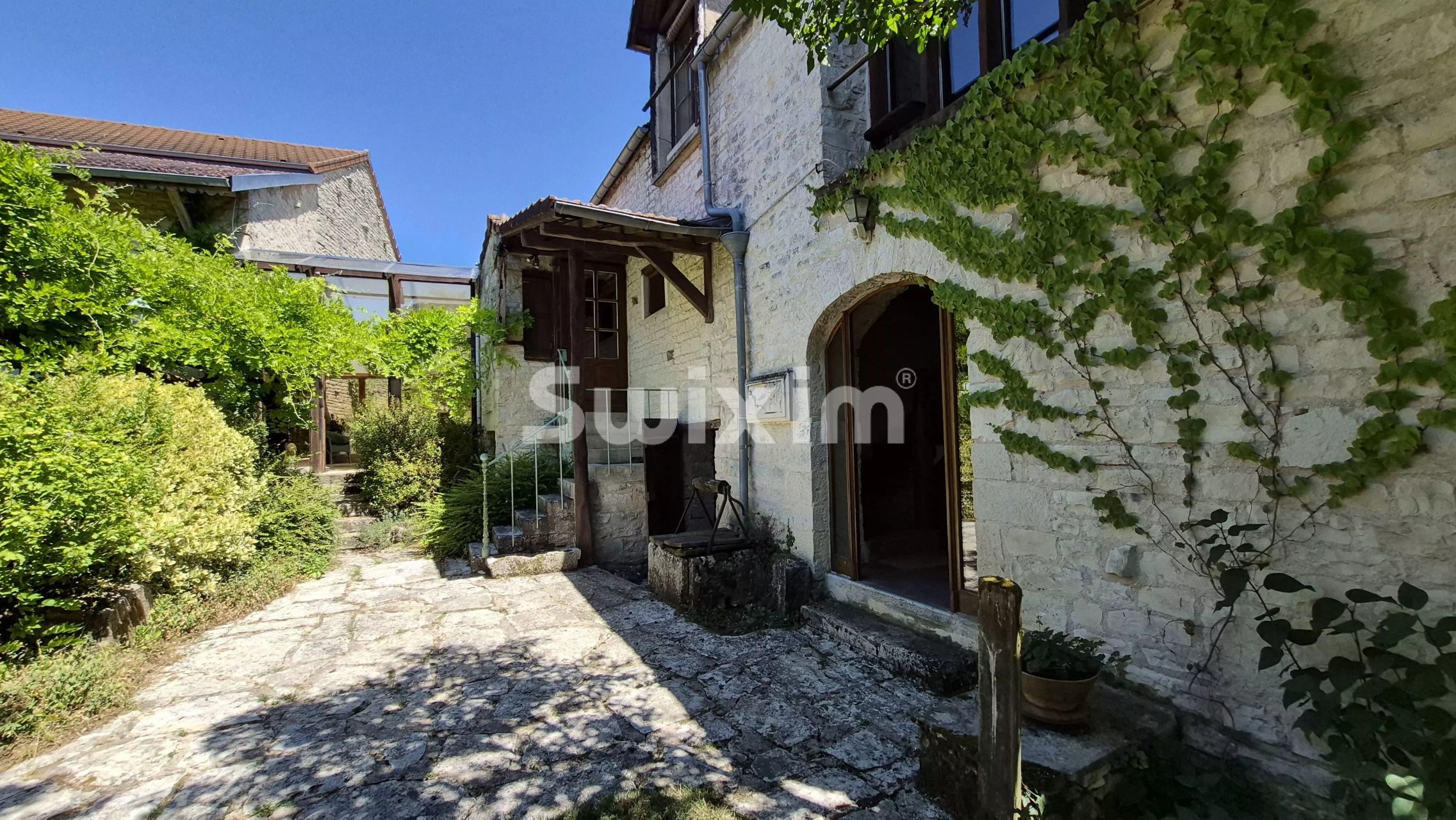 Maison 276 m² · à Noyers · 276 m² · 360 000 €