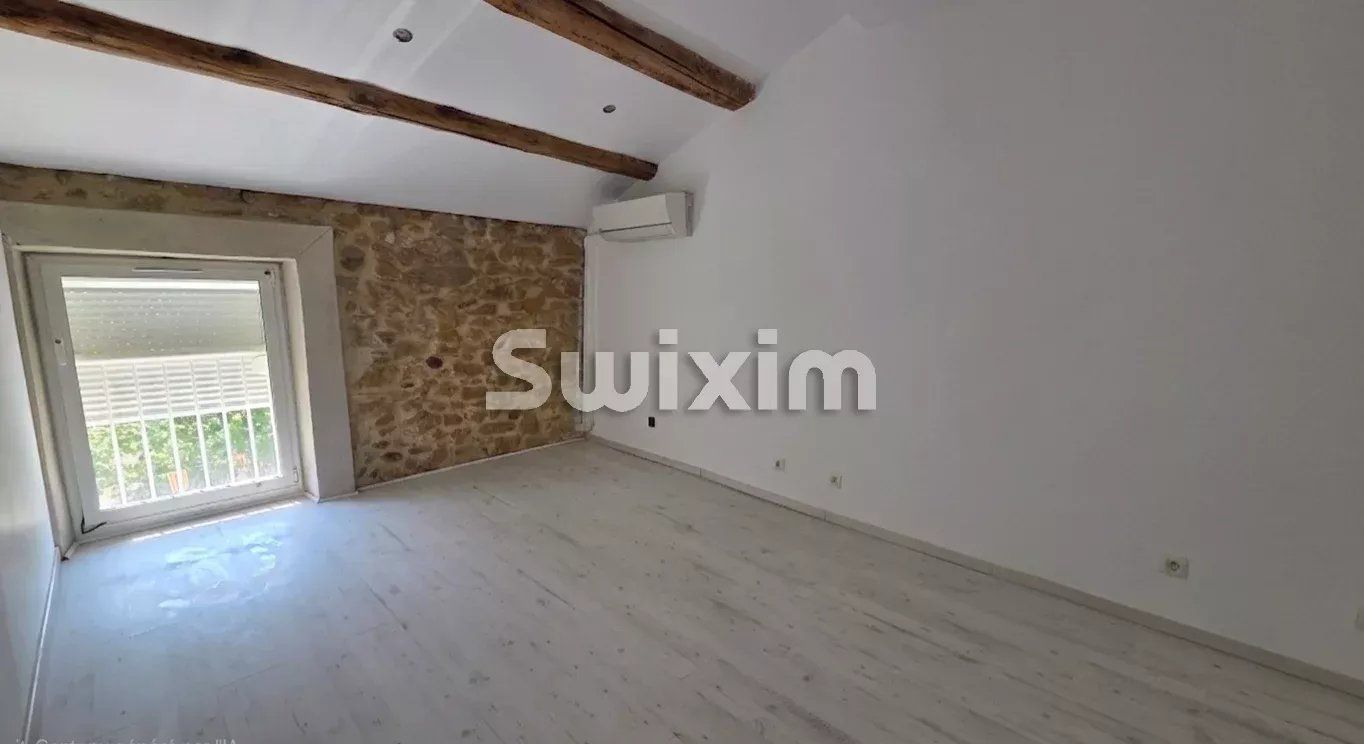 edificio 6 Salas en venta en Jonquières (84150)