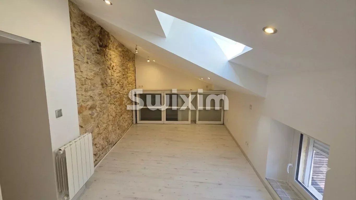 edificio 6 Salas en venta en Jonquières (84150)