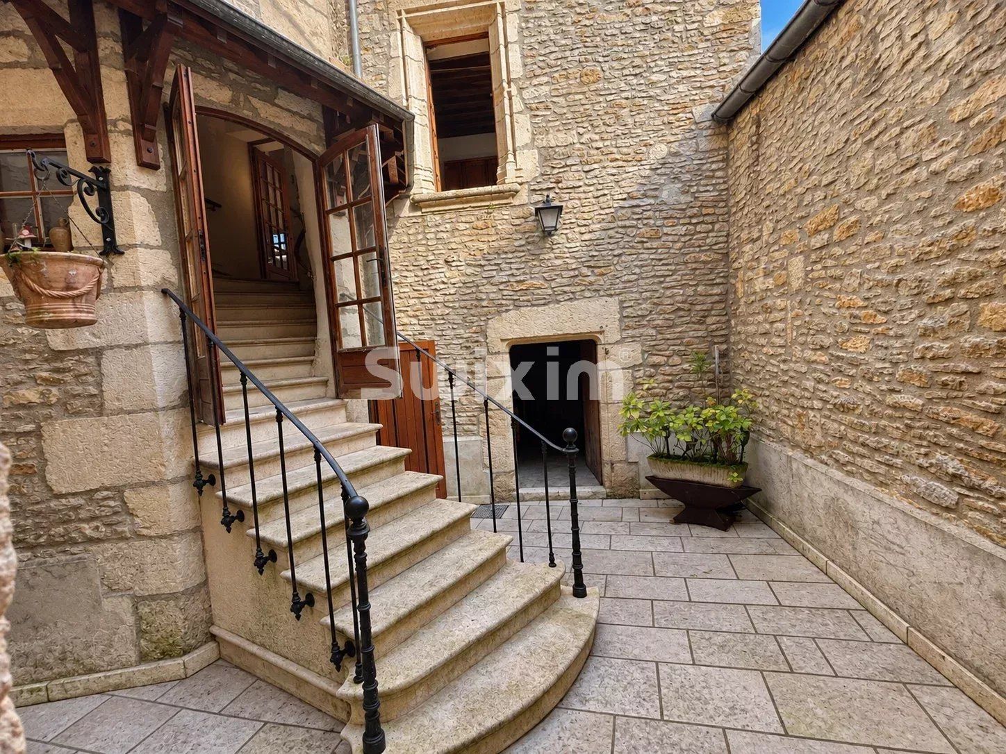 Maison 12 pièces 272 m² · à L'Isle-sur-Serein · 271,6 m² · 265 000 €