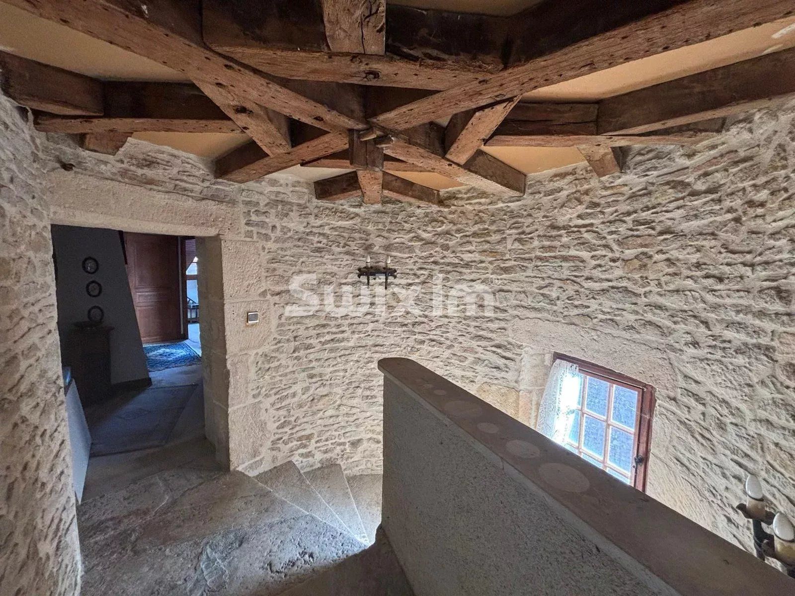house 12 Rooms for sale on L'Isle-sur-Serein (89440)