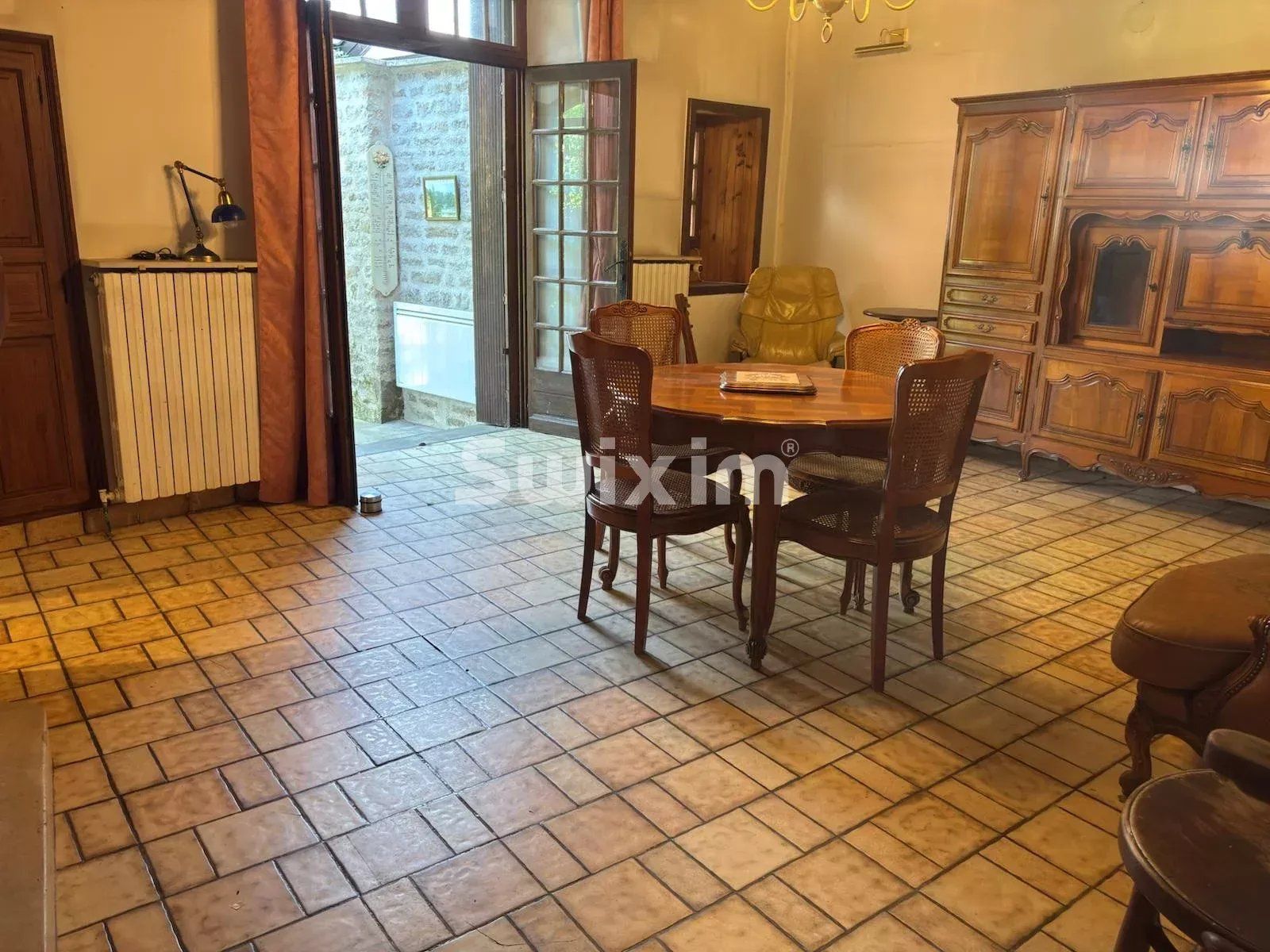 house 12 Rooms for sale on L'Isle-sur-Serein (89440)