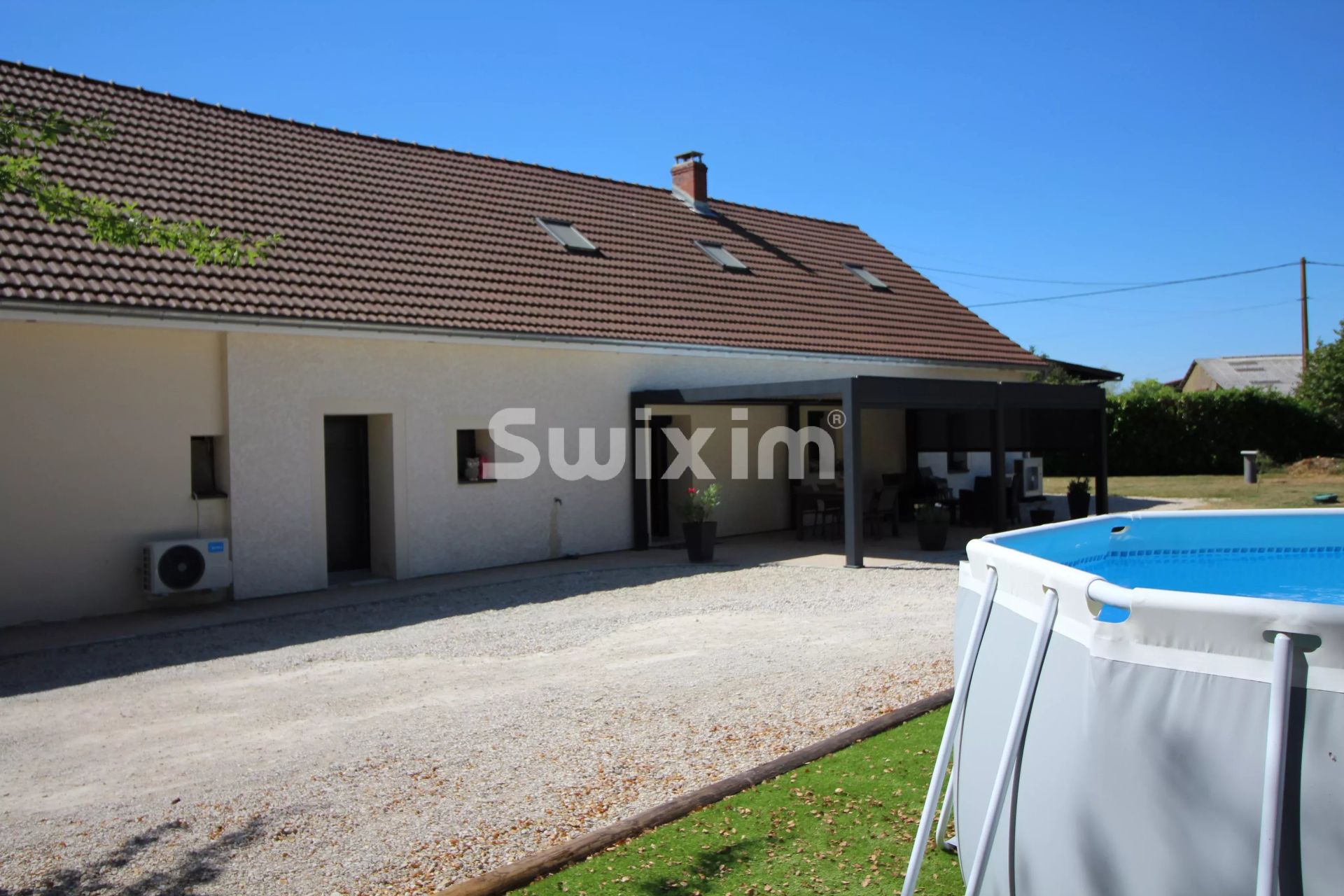 casa 15 Quartos para venda sobre Le Deschaux (39120)