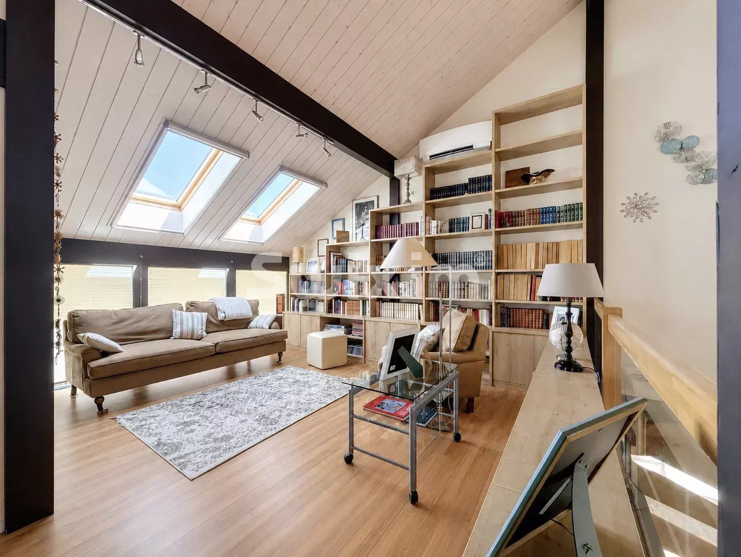 casa 10 Camere in vendita su Divonne-les-Bains (01220)