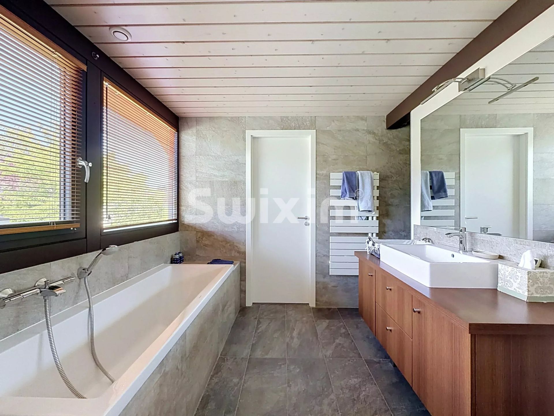 casa 10 Camere in vendita su Divonne-les-Bains (01220)