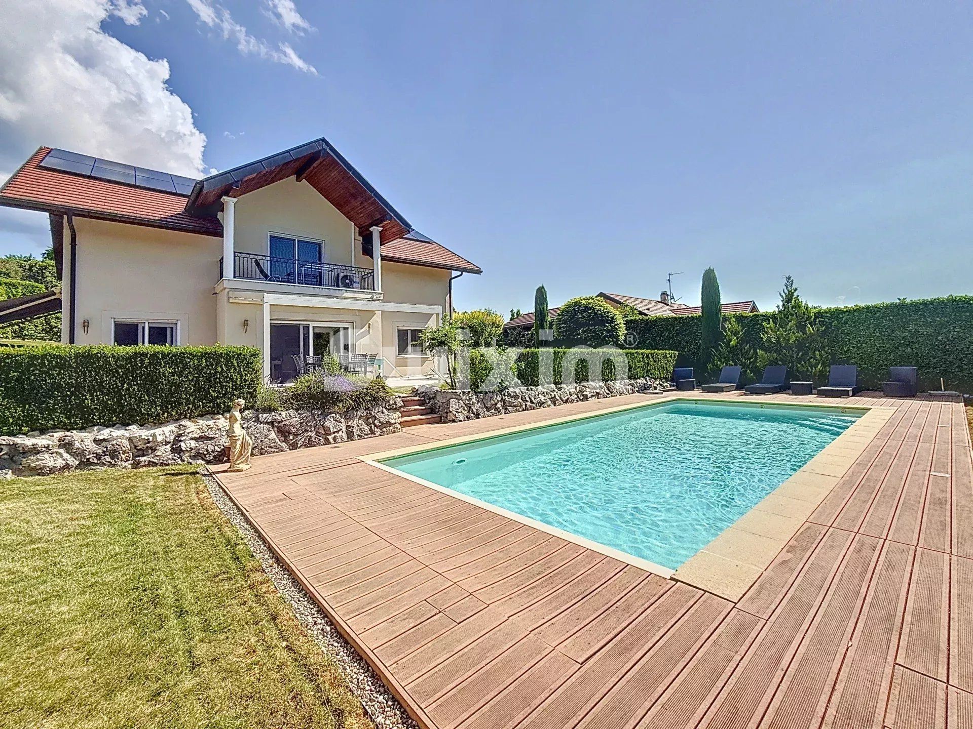 casa 7 Camere in vendita su Divonne-les-Bains (01220)