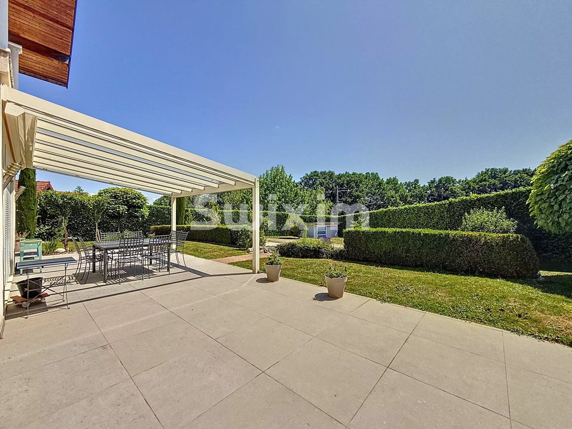 casa 7 Camere in vendita su Divonne-les-Bains (01220)