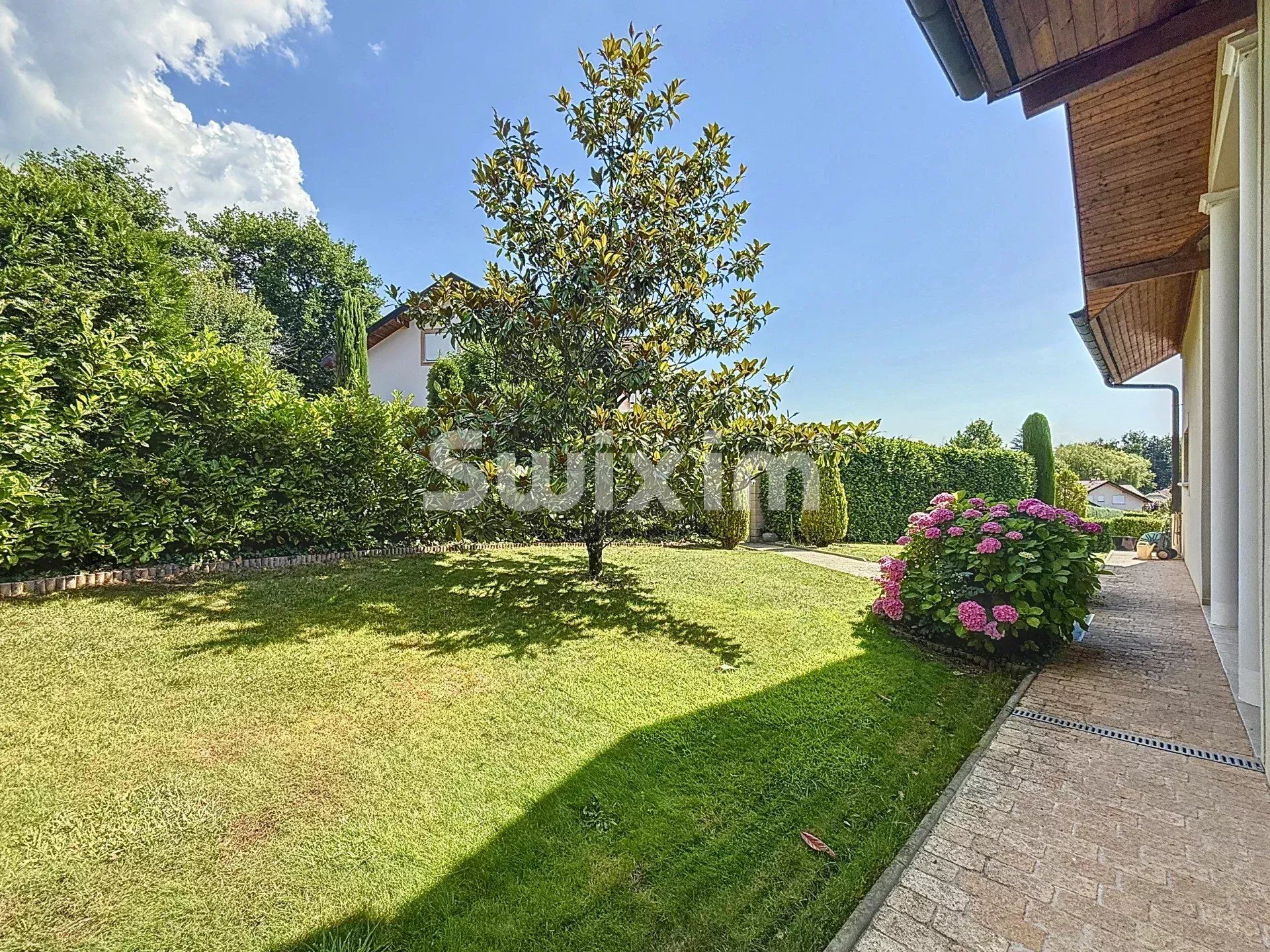 casa 7 Camere in vendita su Divonne-les-Bains (01220)