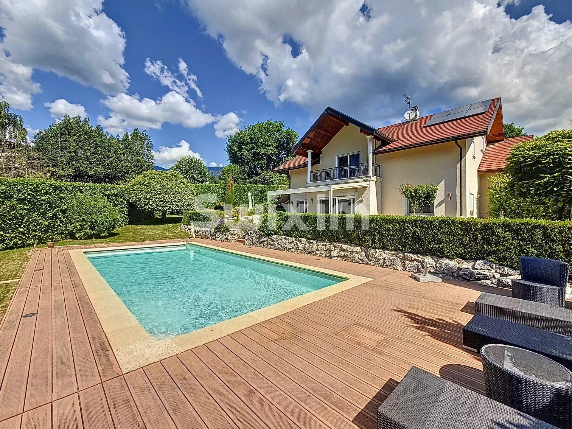 casa 7 Camere in vendita su Divonne-les-Bains (01220)
