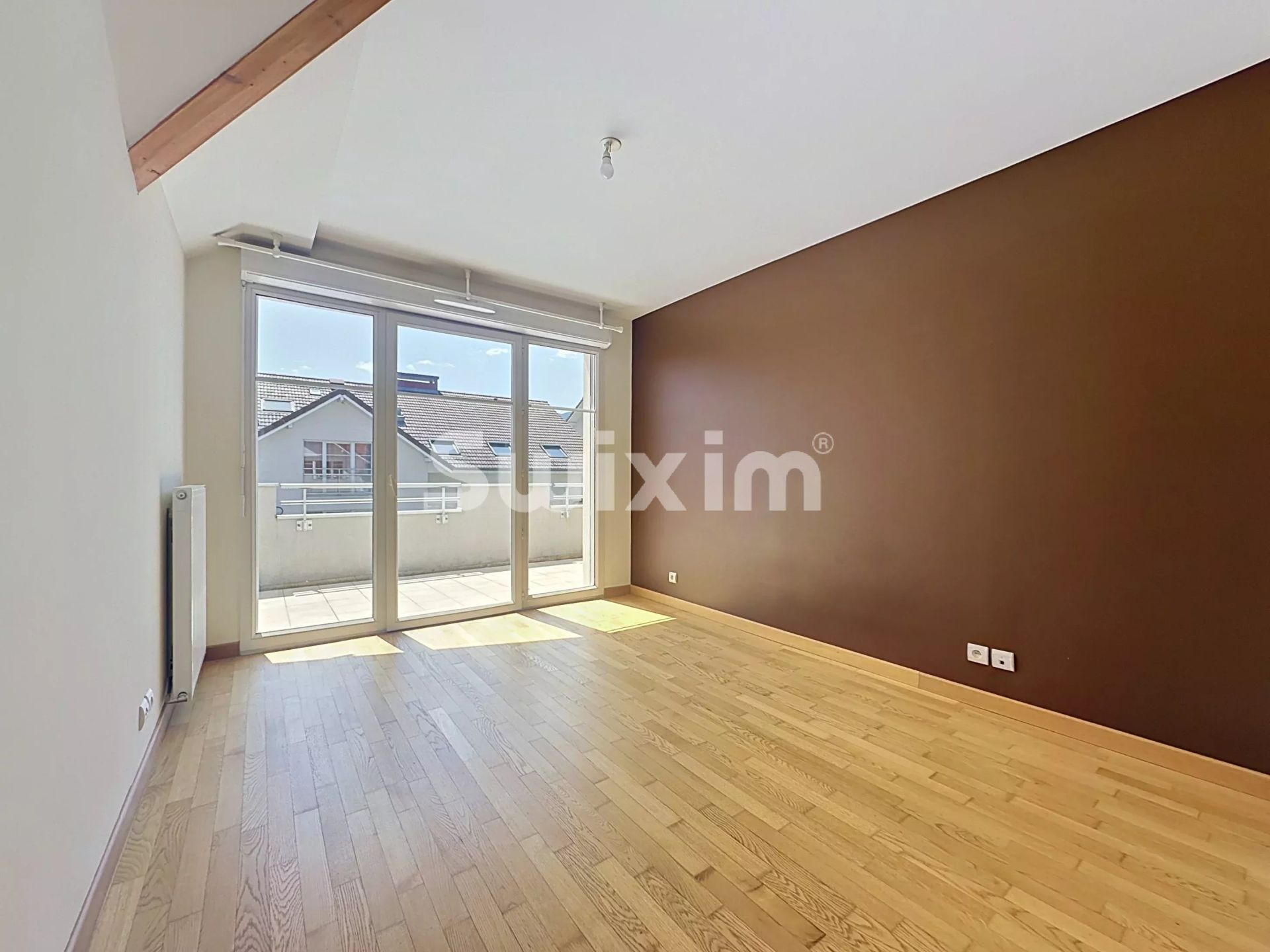 apartment 3 Rooms for rent on Thoiry (01710)