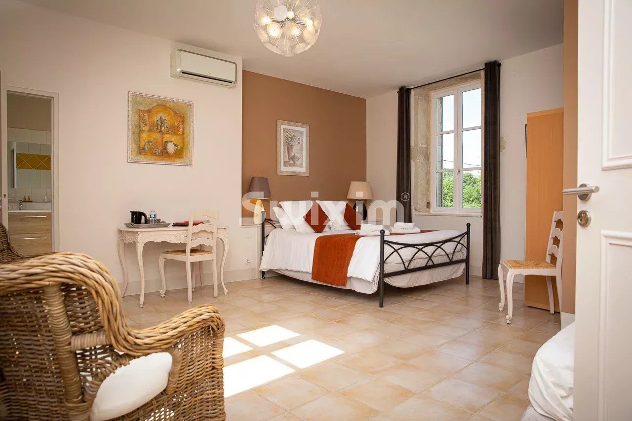 casa 14 Quartos para venda sobre Grignan (26230)