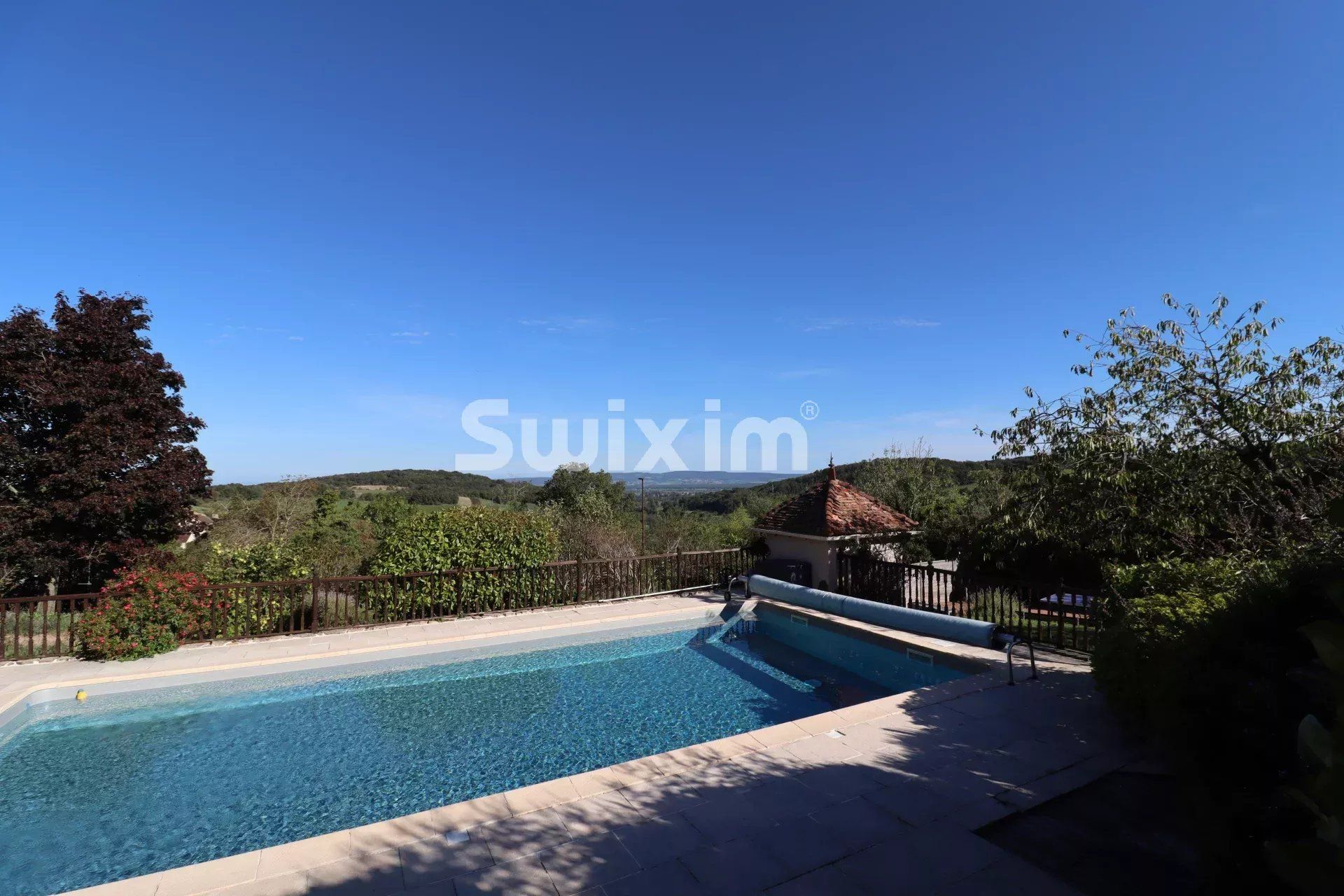 propriété 10 Pièces en vente sur Culles-les-Roches (71460)