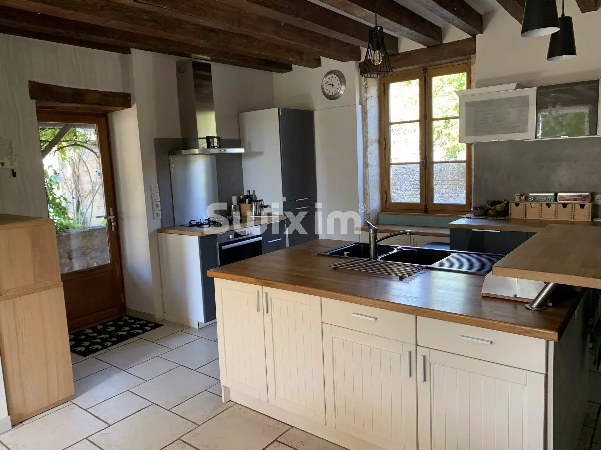 propriété 10 Pièces en vente sur Culles-les-Roches (71460)