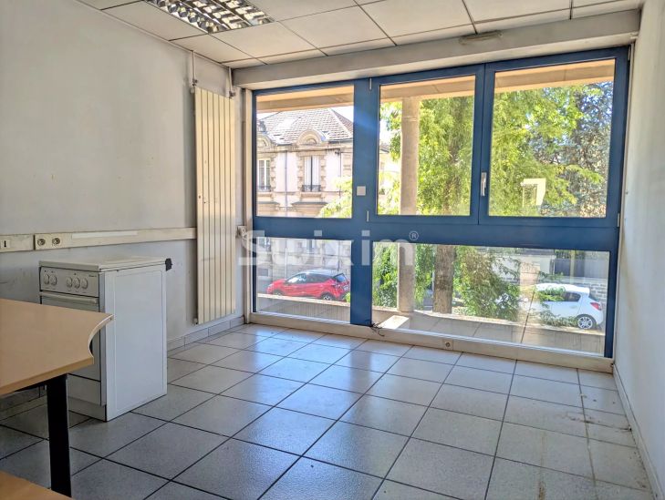 Venda Apartamento Bourg-en-Bresse 1&nbsp;sala 231.2&nbsp;m²