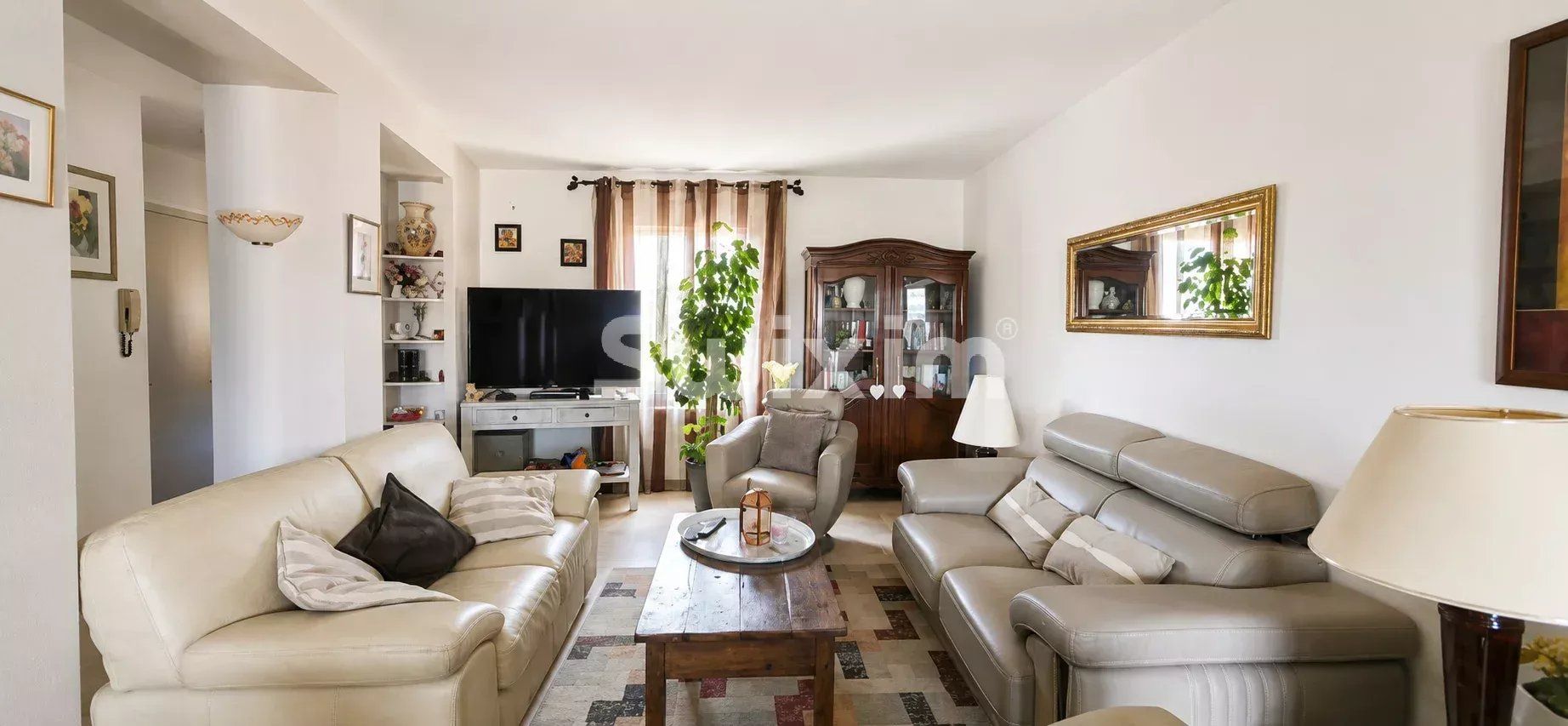 house 5 Rooms for sale on Valréas (84600)