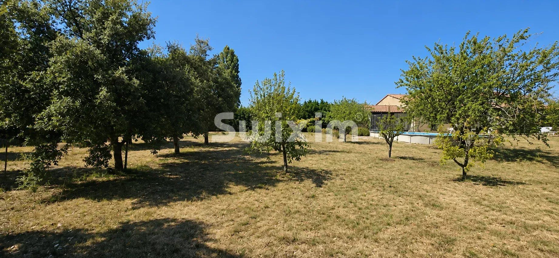 villa 8 Rooms for sale on Valréas (84600)
