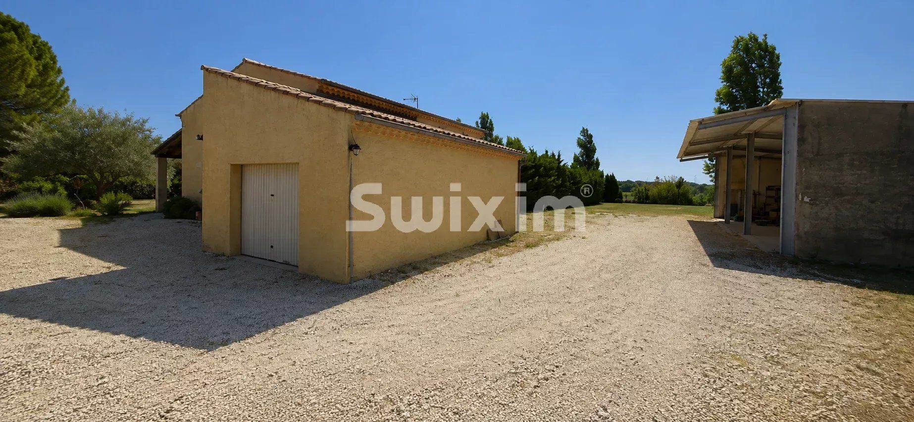villa 8 Rooms for sale on Valréas (84600)