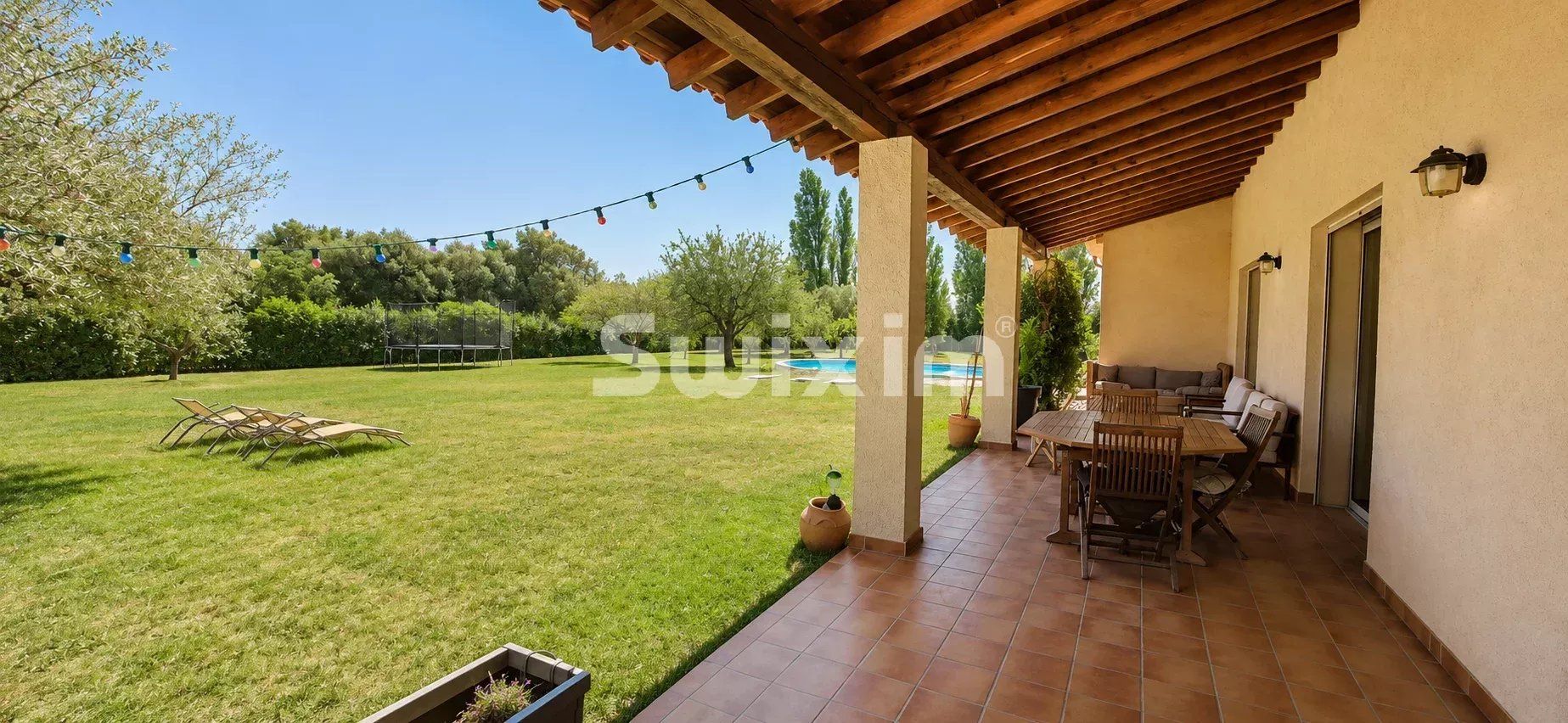 villa 8 Rooms for sale on Valréas (84600)