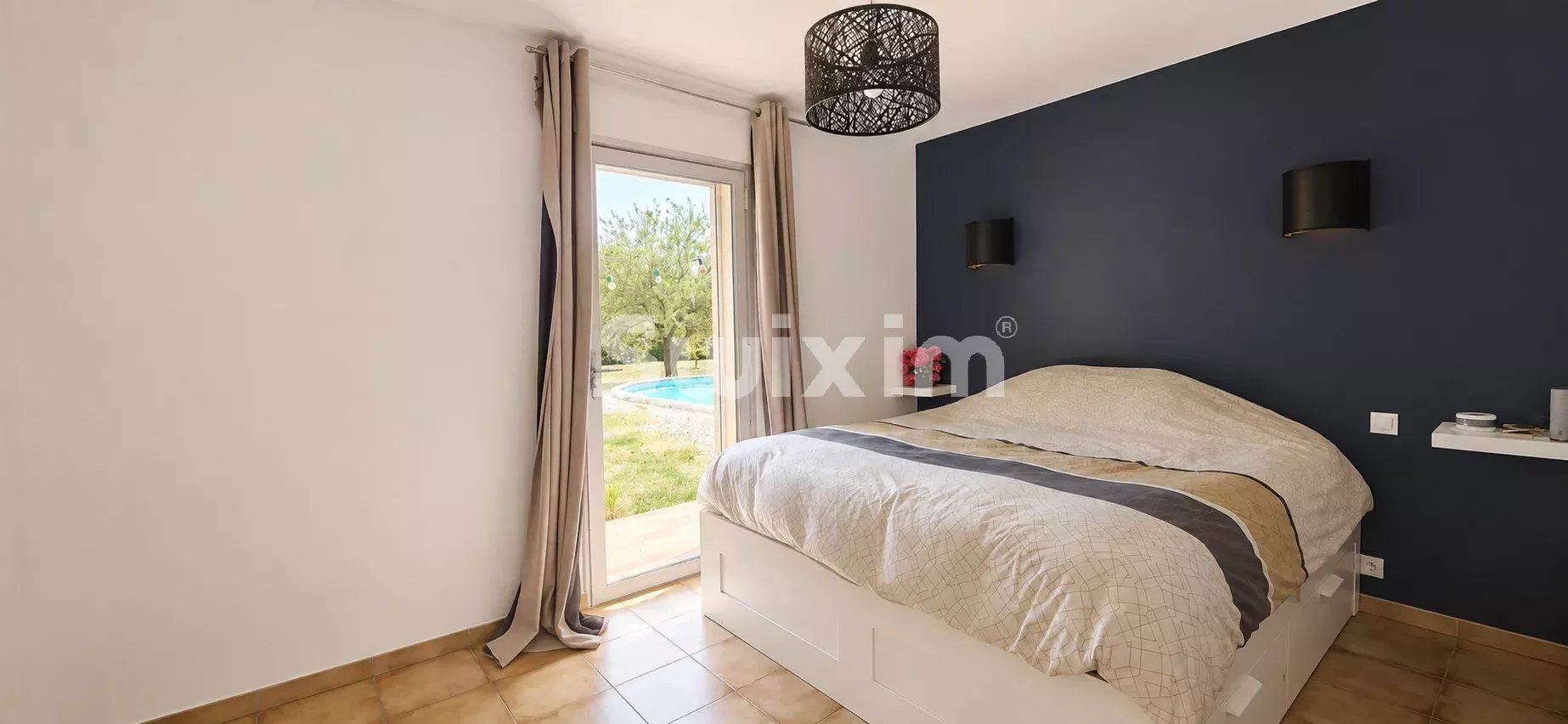 villa 8 Rooms for sale on Valréas (84600)