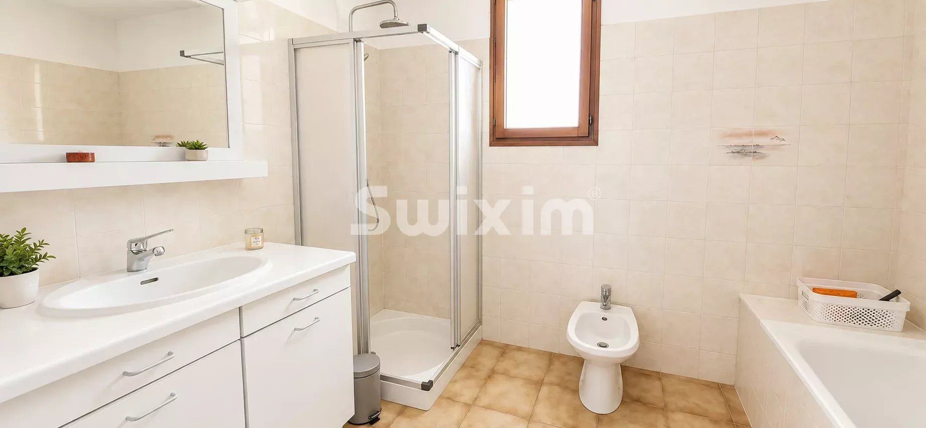 villa 8 Rooms for sale on Valréas (84600)