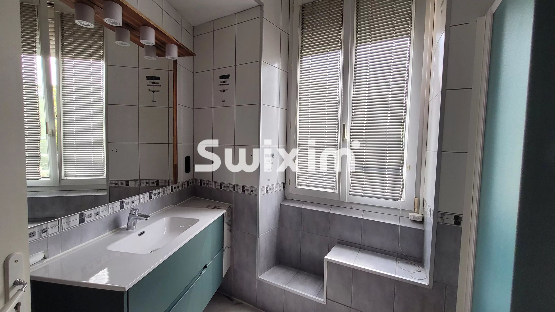 appartamento 5 Camere in vendita su Lons-le-Saunier (39000)
