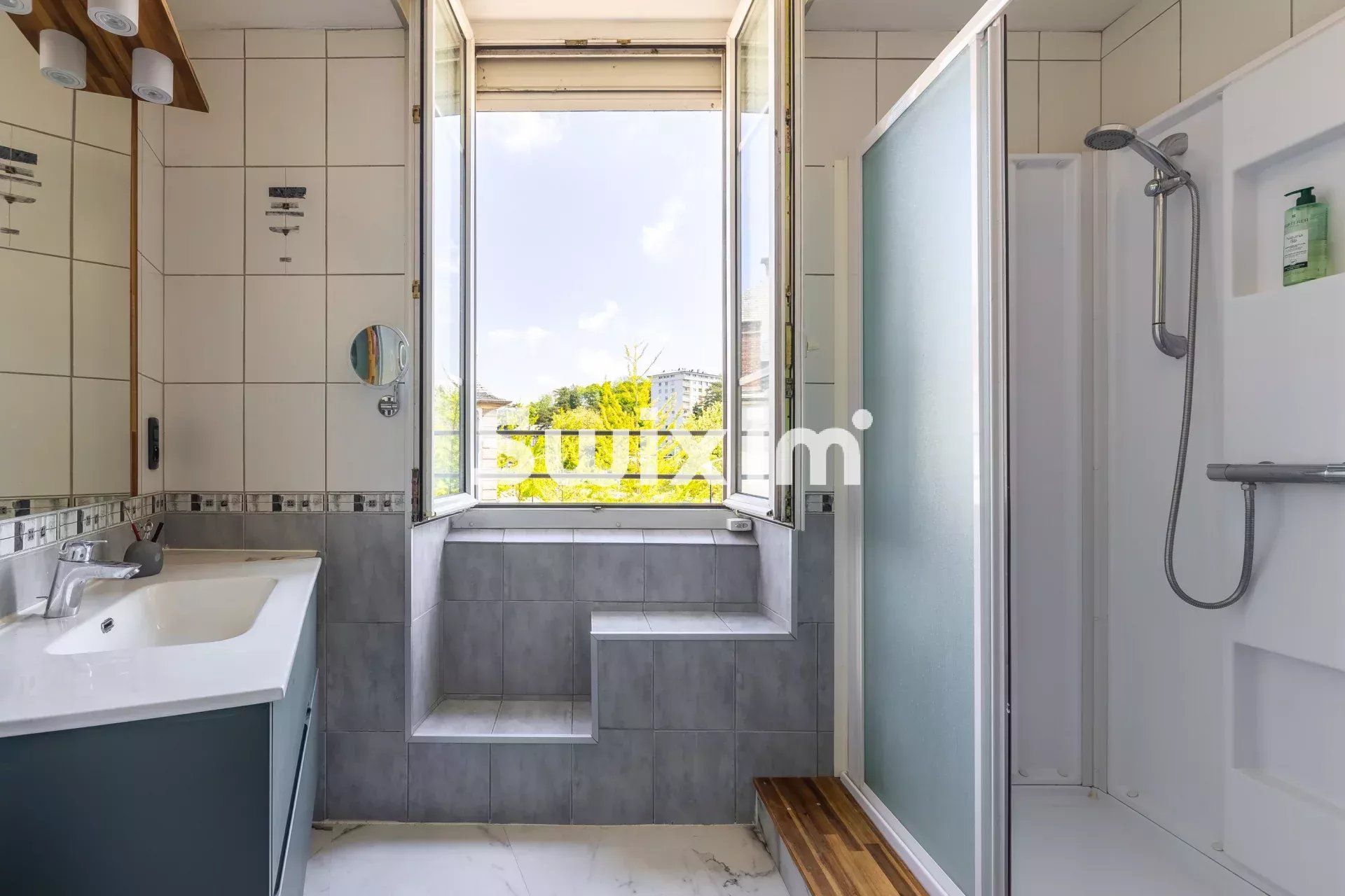 appartamento 5 Camere in vendita su Lons-le-Saunier (39000)