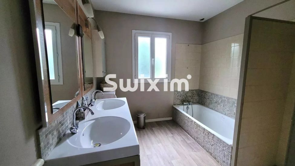 Venta Casa Montmorot 5&nbsp;Salas 121&nbsp;m²