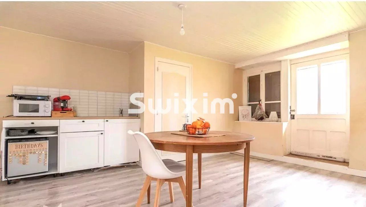 casa 8 Quartos para venda sobre Commenailles (39140)