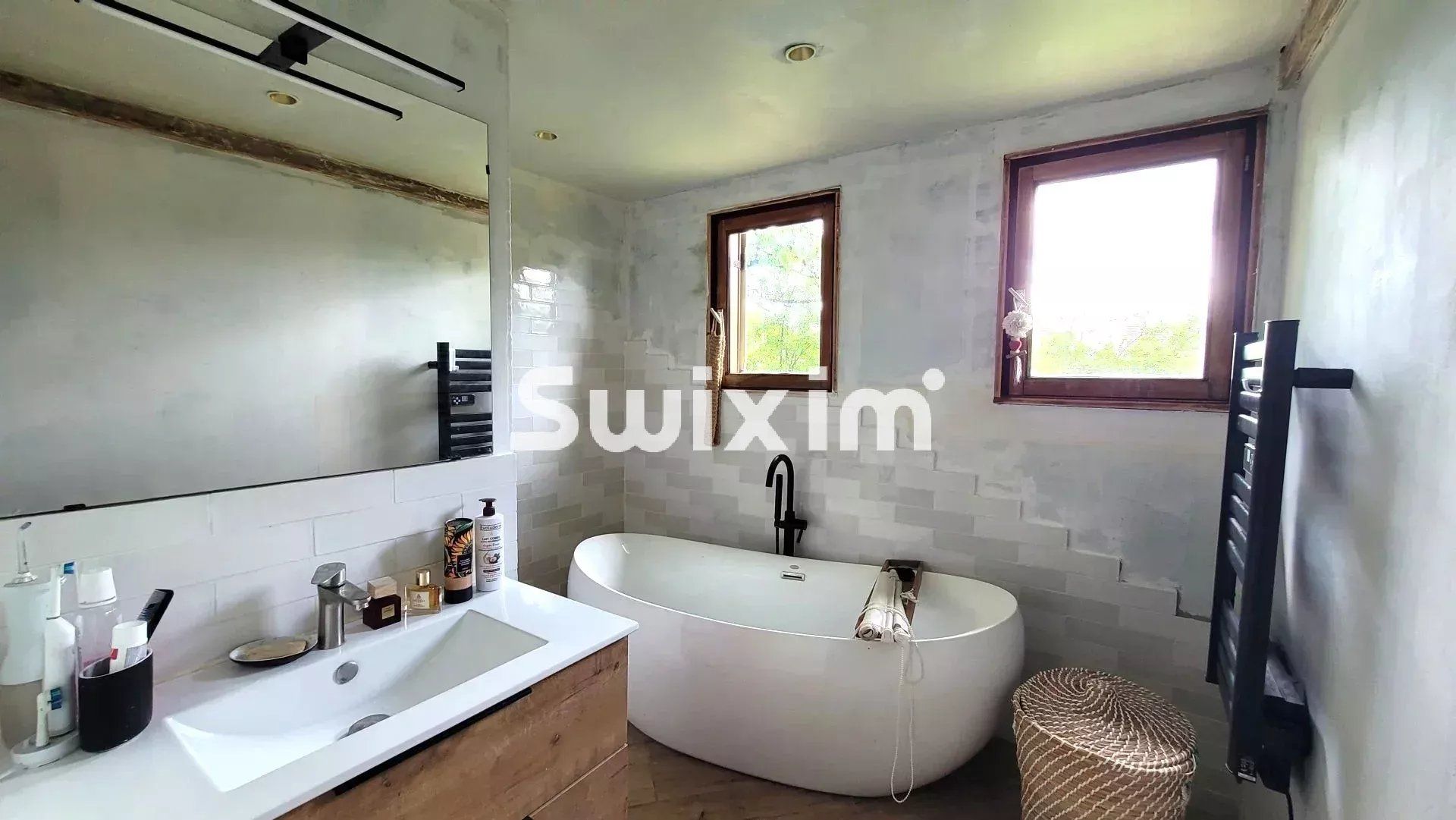 casa 10 Camere in vendita su Perrigny (39570)