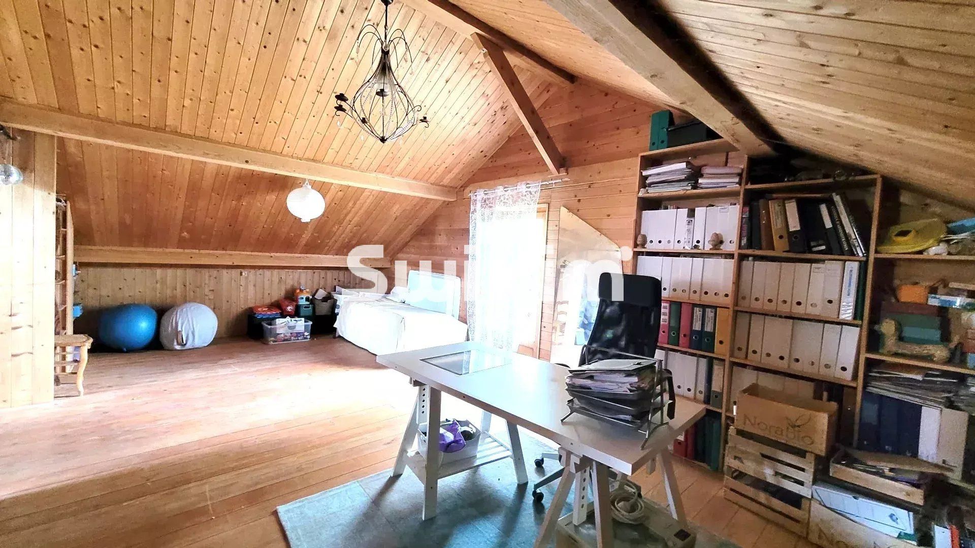 casa 10 Camere in vendita su Perrigny (39570)