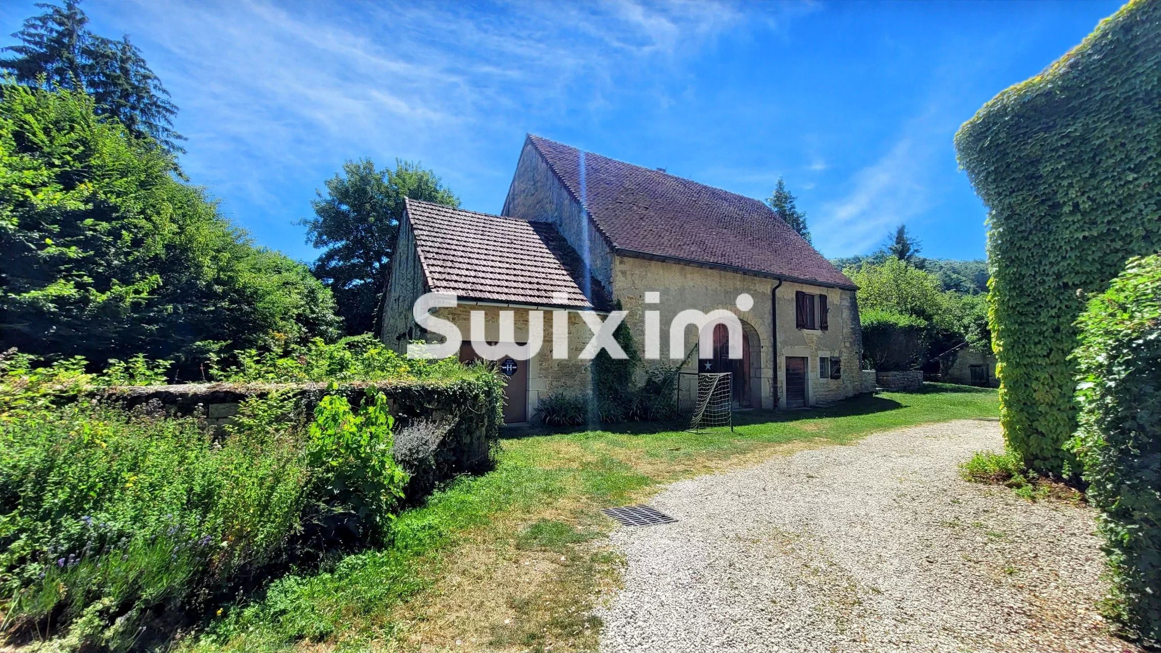 casa 12 Quartos para venda sobre Lons-le-Saunier (39000)