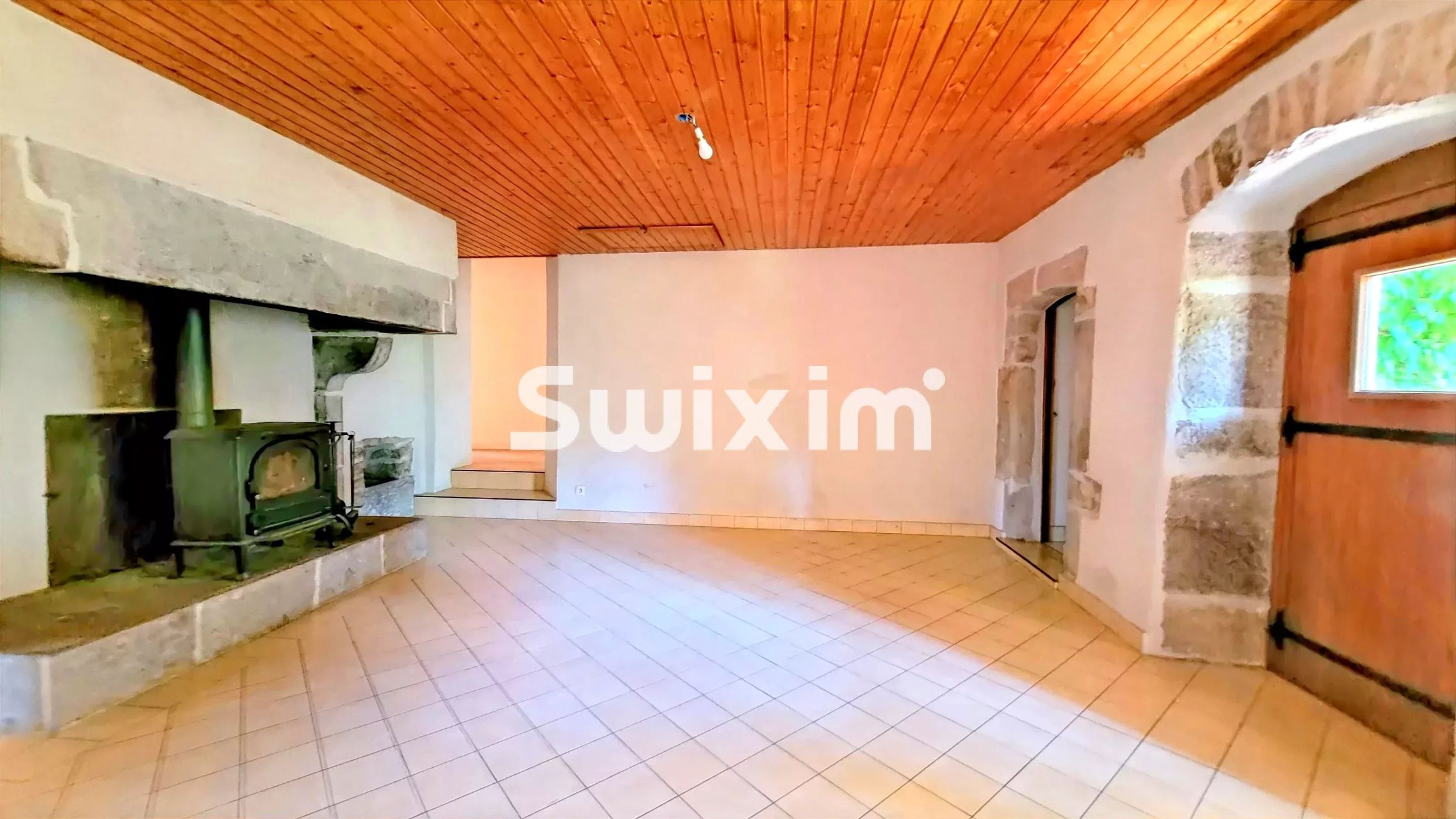 Maison 12 pièces 335 m² · à Lons-le-Saunier · 335 m² · 460 000 €