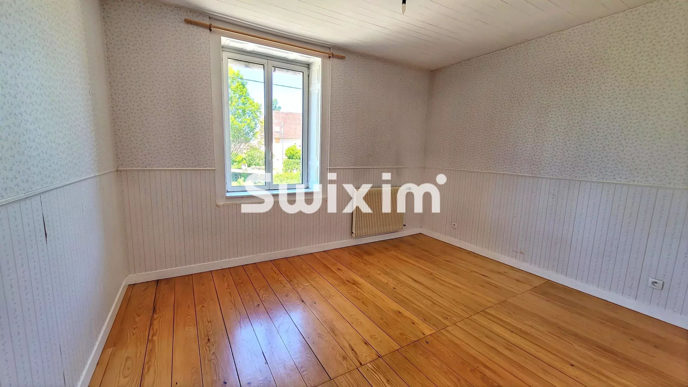 casa 12 Quartos para venda sobre Lons-le-Saunier (39000)