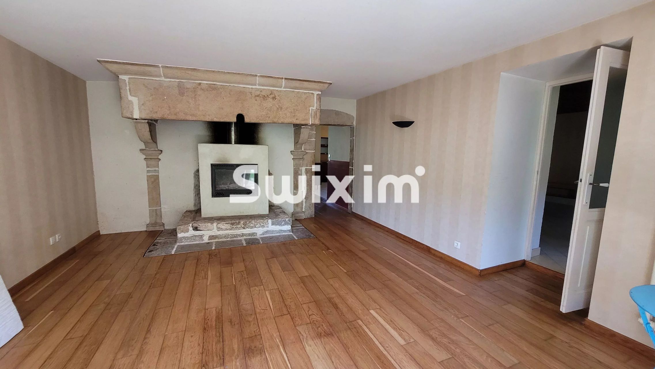 casa 12 Quartos para venda sobre Lons-le-Saunier (39000)