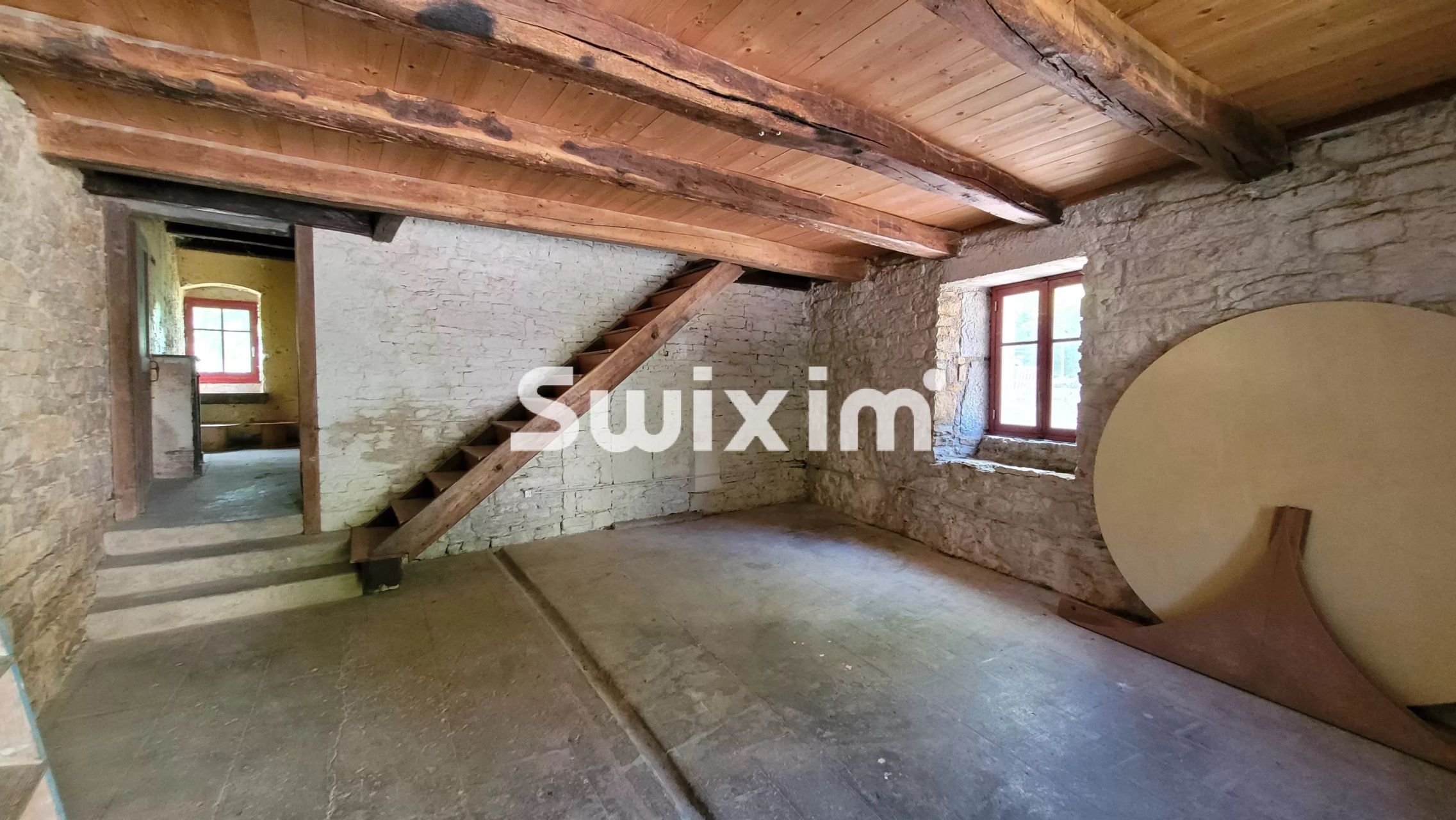 casa 12 Quartos para venda sobre Lons-le-Saunier (39000)