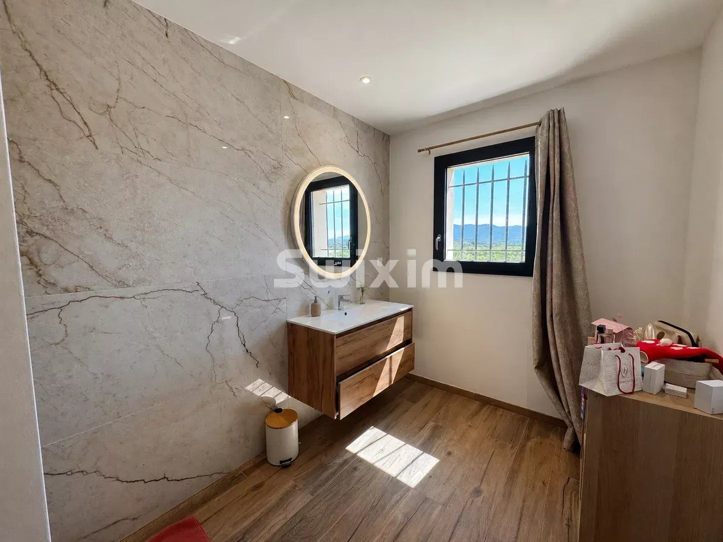 casa 6 Salas en venta en Grignan (26230)