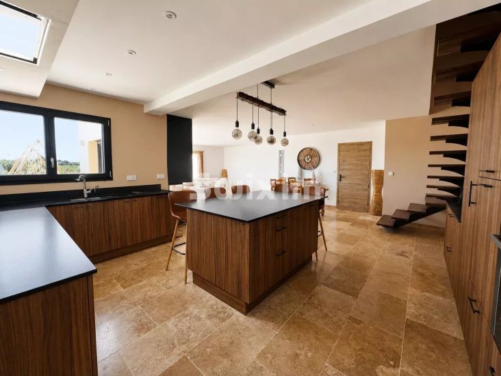 Venta Casa Grignan 6&nbsp;Salas 225&nbsp;m²