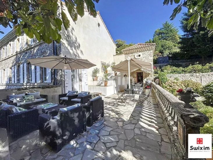 Venta Casa Burzet 12&nbsp;Salas 340&nbsp;m²