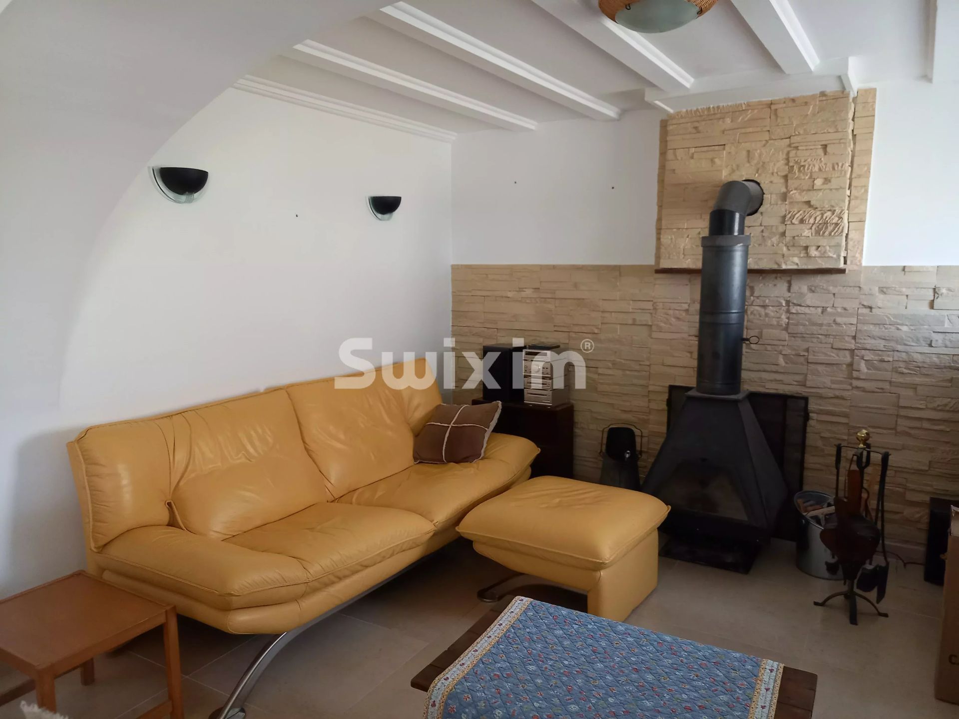house 4 Rooms for rent on Hauts de Bienne (39400)