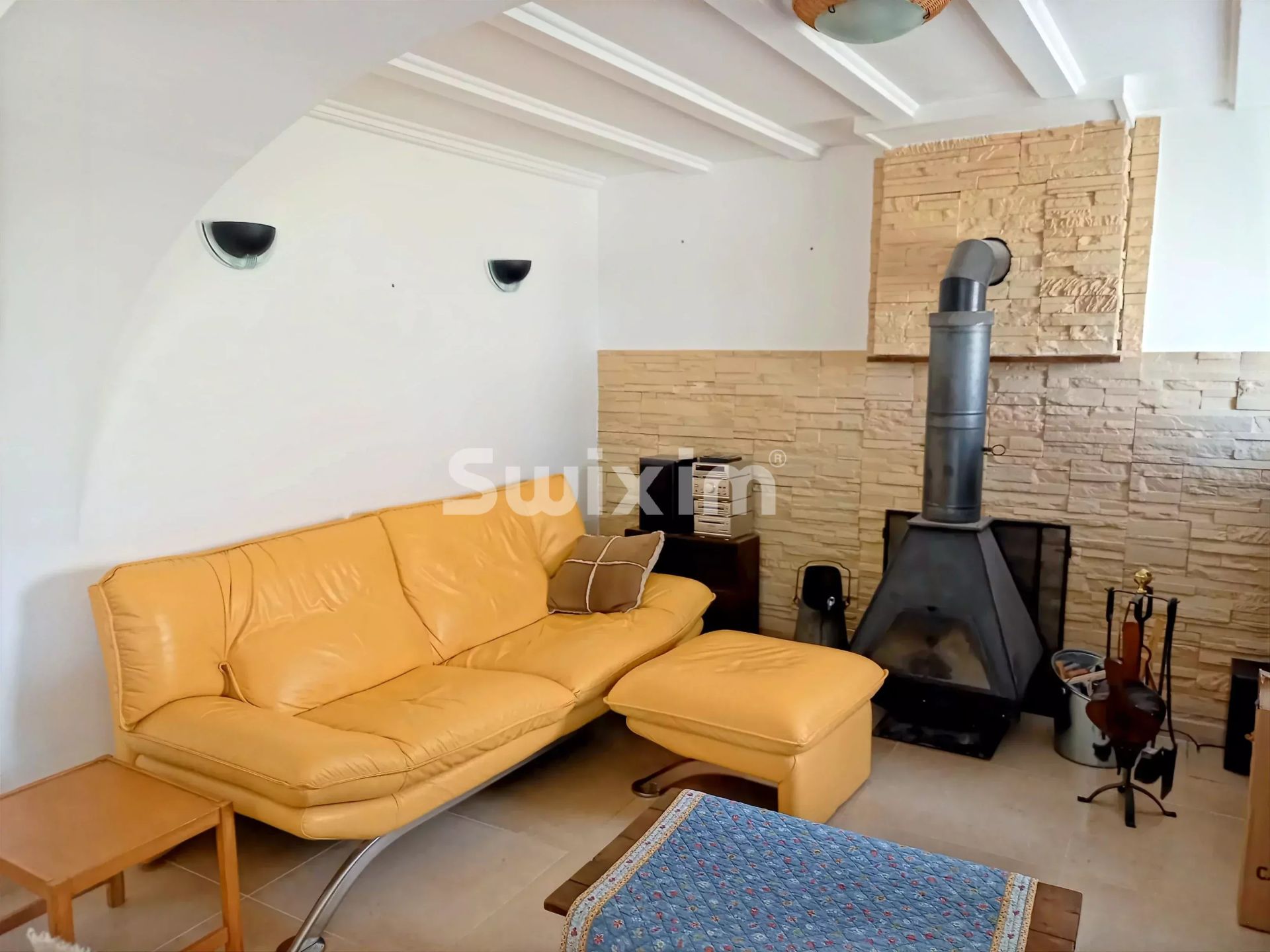 house 4 Rooms for rent on Hauts de Bienne (39400)