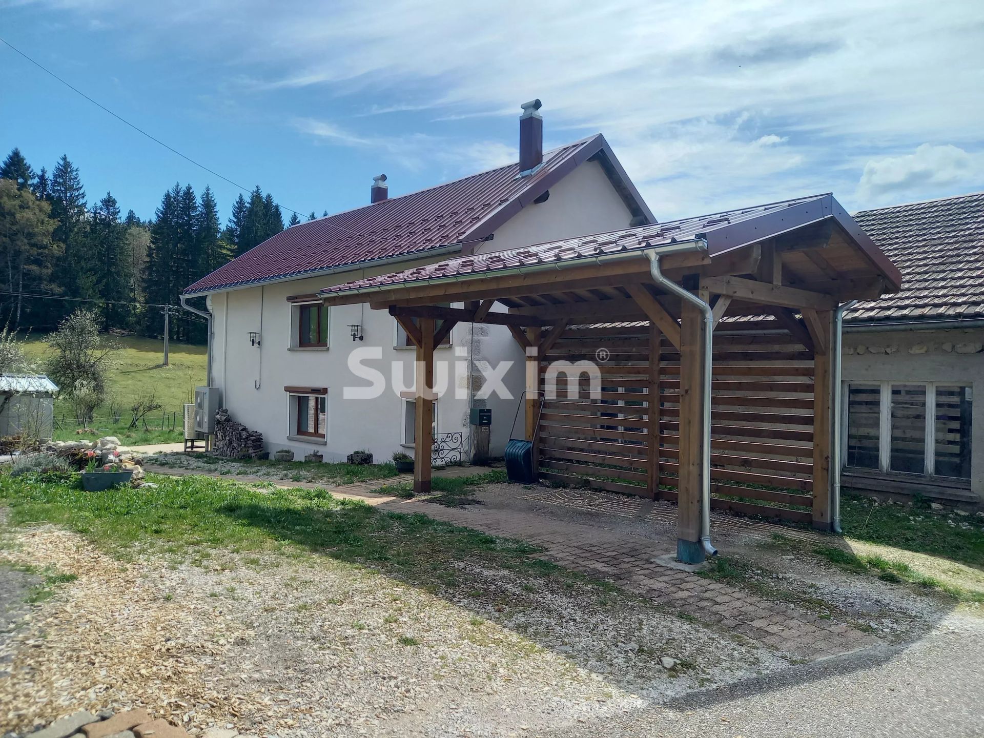 house 4 Rooms for rent on Hauts de Bienne (39400)