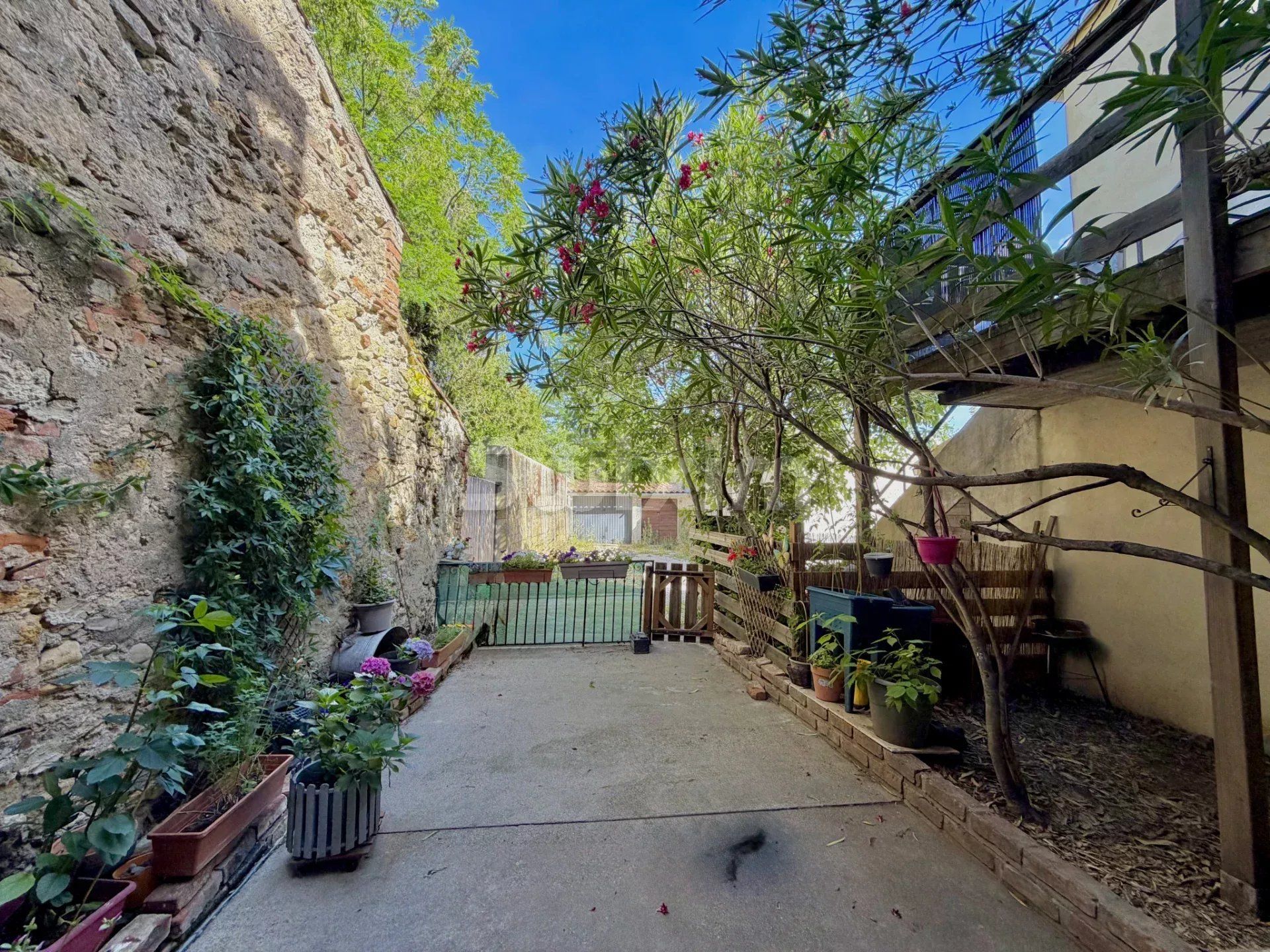 immeuble 11 Pièces en vente sur Rousson (30340)
