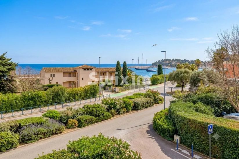 Venda Apartamento Cavalaire-sur-Mer 5&nbsp;Quartos 66.79&nbsp;m²