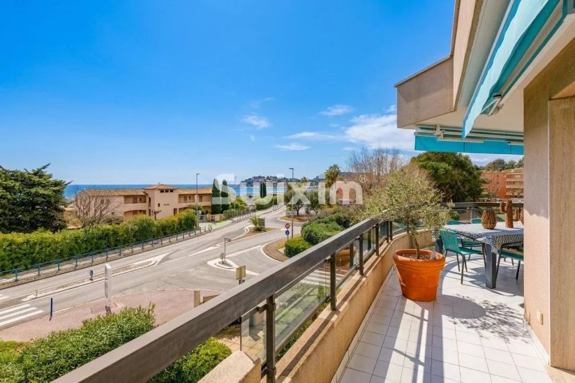 Venda Apartamento Cavalaire-sur-Mer 5&nbsp;Quartos 66.79&nbsp;m²